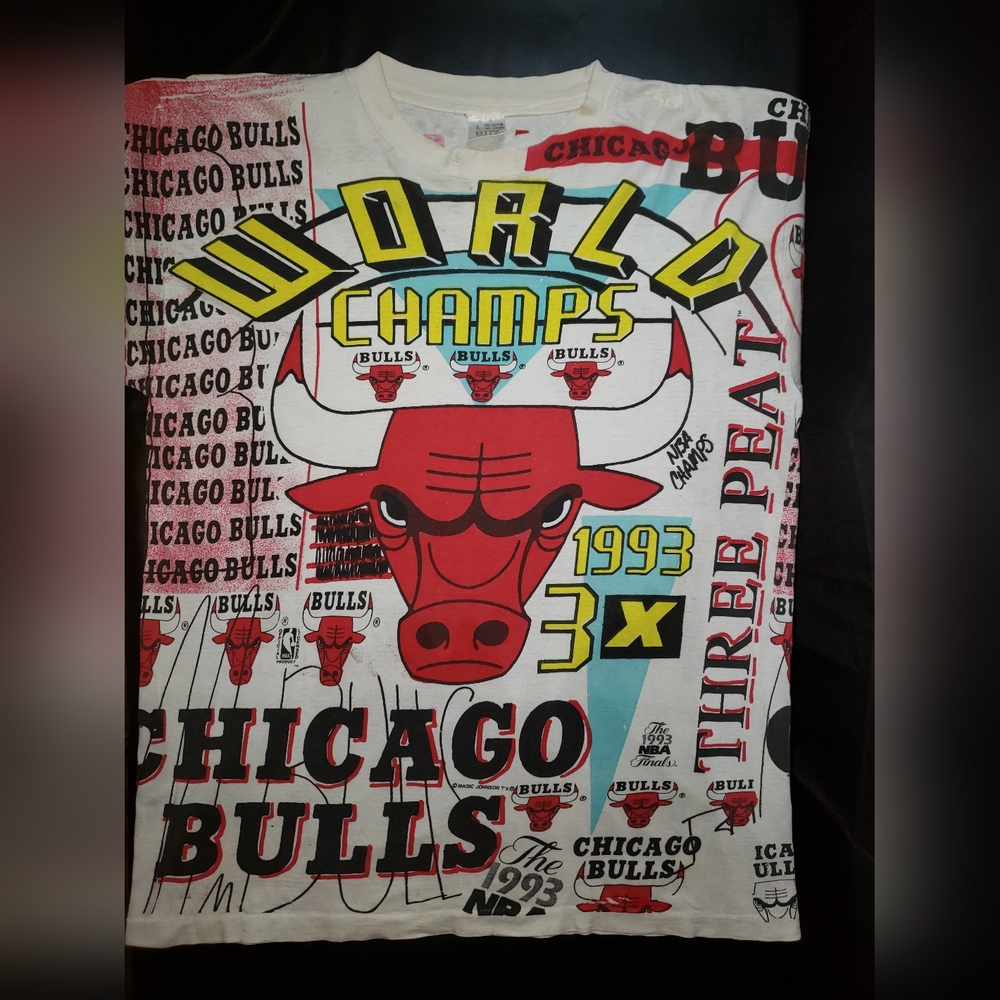Vintage Chicago Bulls X3 Champs Magic Johnson All Over Print T Shirt Mens Large